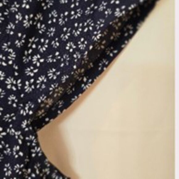 Shein Disty Floral Navy & White V-Neck Mini A-Line Dress Cap Sleeve Size 4 - Picture 3 of 10